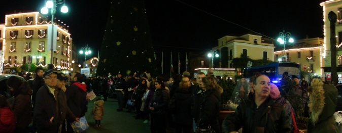 Piazza-Tasso-Sorrento-prima-dell'-accensione-delle-luminarie